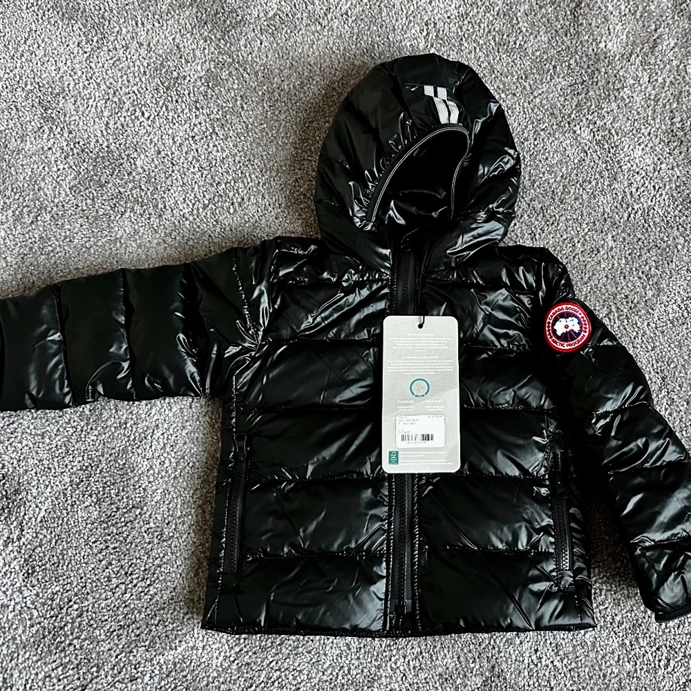 Canada Goose kids crofton water repellent down puffer, Size 2-3T (BRAND NEW)